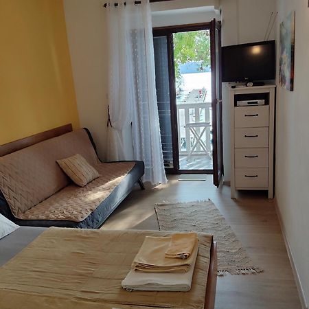 Apartmani Dea Jadranovo Bagian luar foto