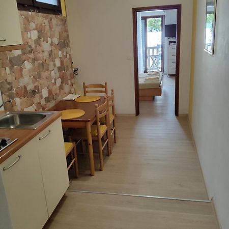 Apartmani Dea Jadranovo Bagian luar foto