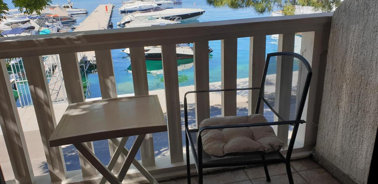 Apartmani Dea Jadranovo Bagian luar foto
