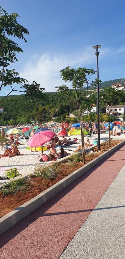 Apartmani Dea Jadranovo Bagian luar foto