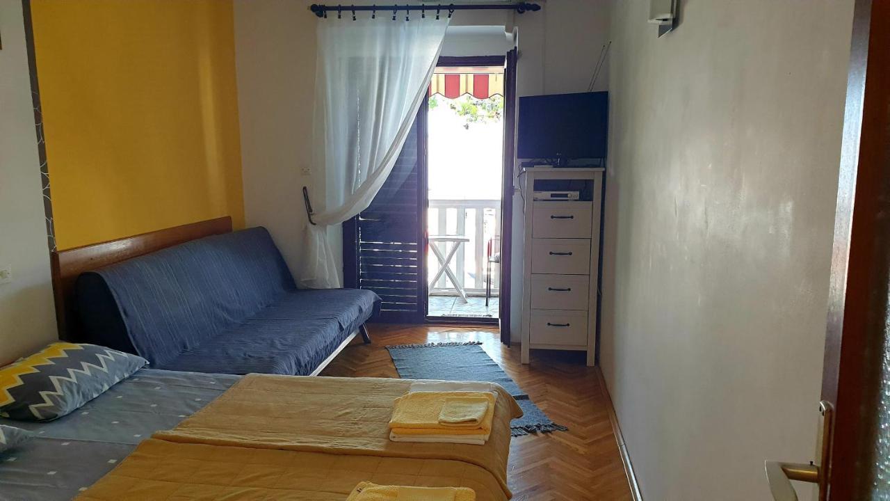 Apartmani Dea Jadranovo Bagian luar foto