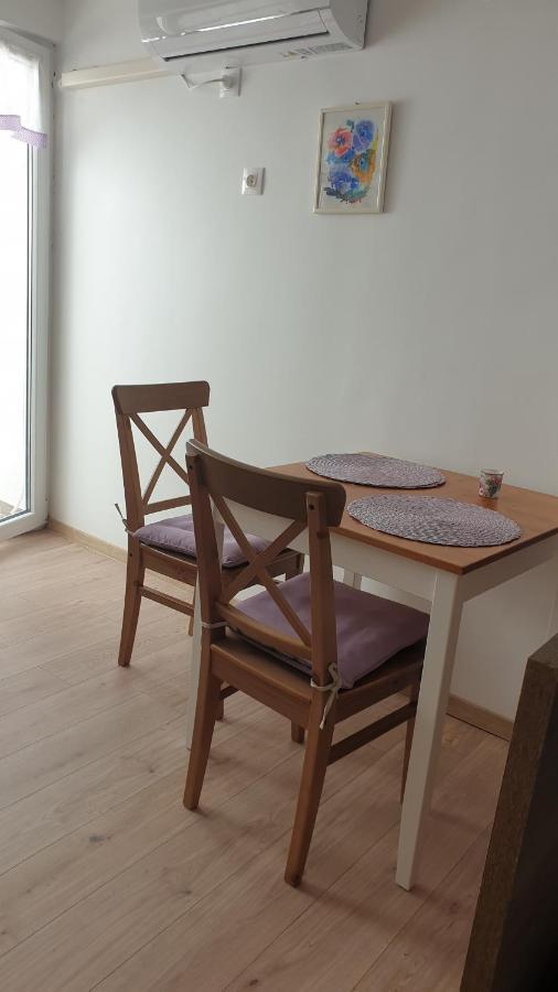 Apartmani Dea Jadranovo Bagian luar foto