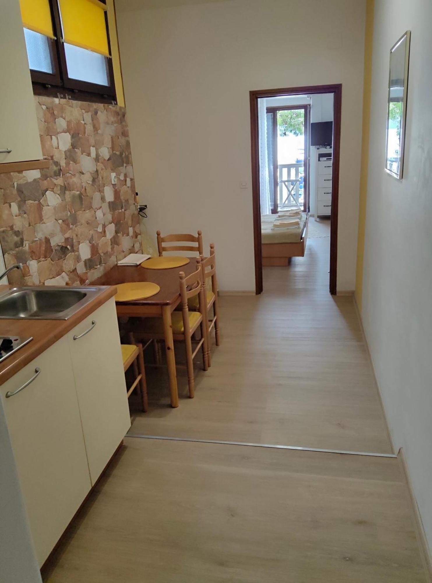 Apartmani Dea Jadranovo Bagian luar foto