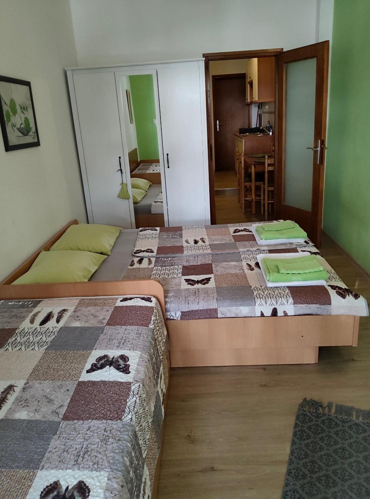Apartmani Dea Jadranovo Bagian luar foto