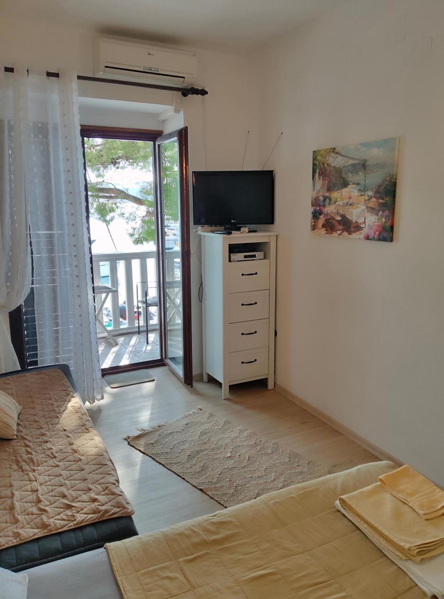 Apartmani Dea Jadranovo Bagian luar foto