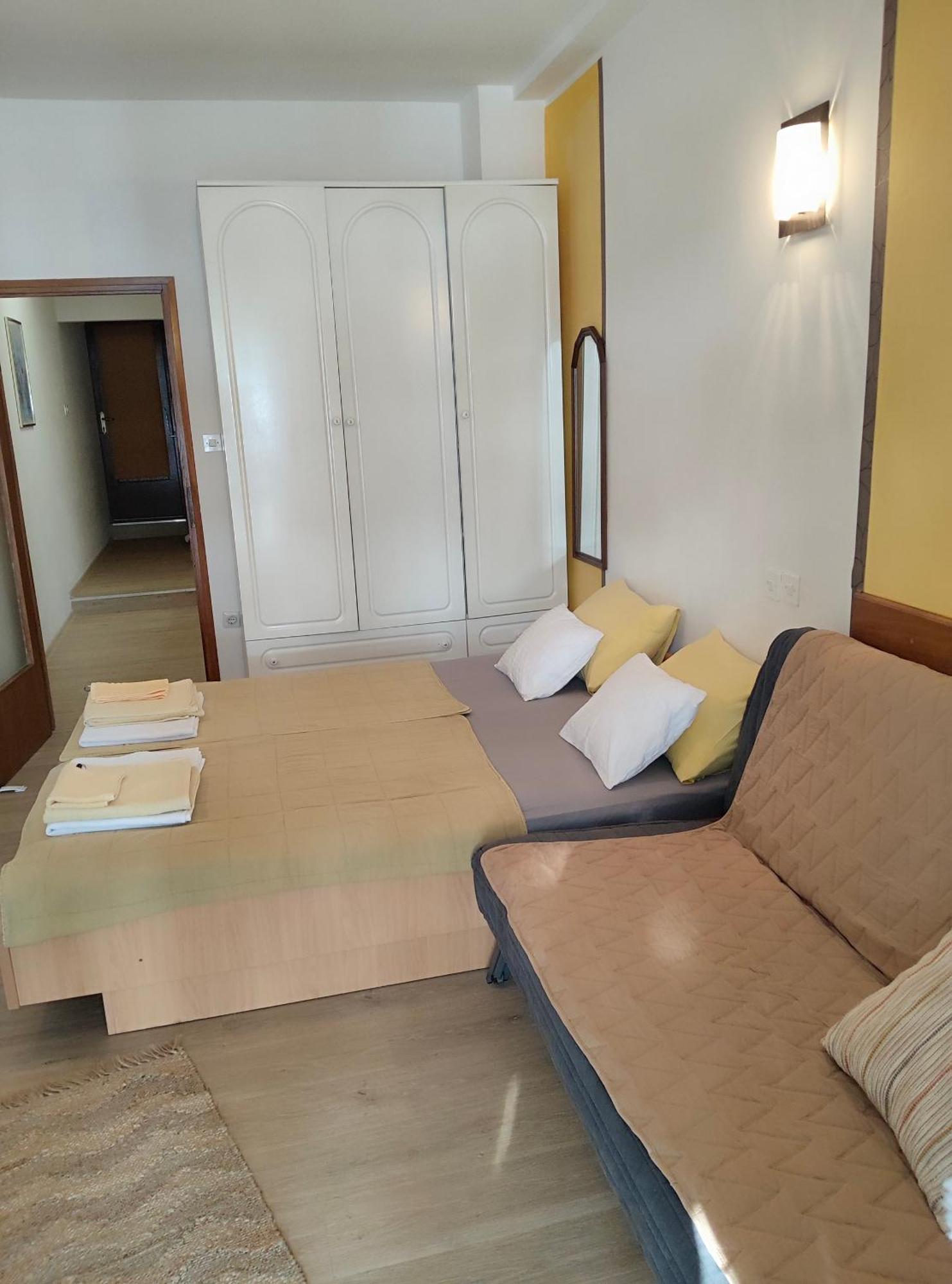 Apartmani Dea Jadranovo Bagian luar foto