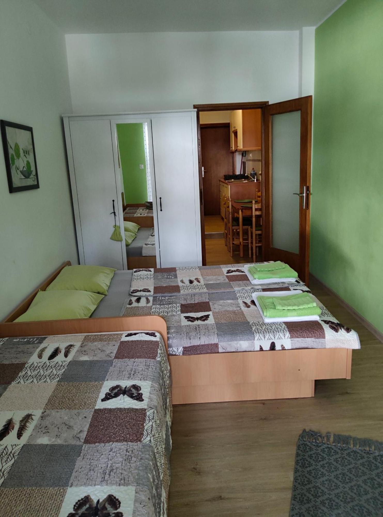 Apartmani Dea Jadranovo Bagian luar foto