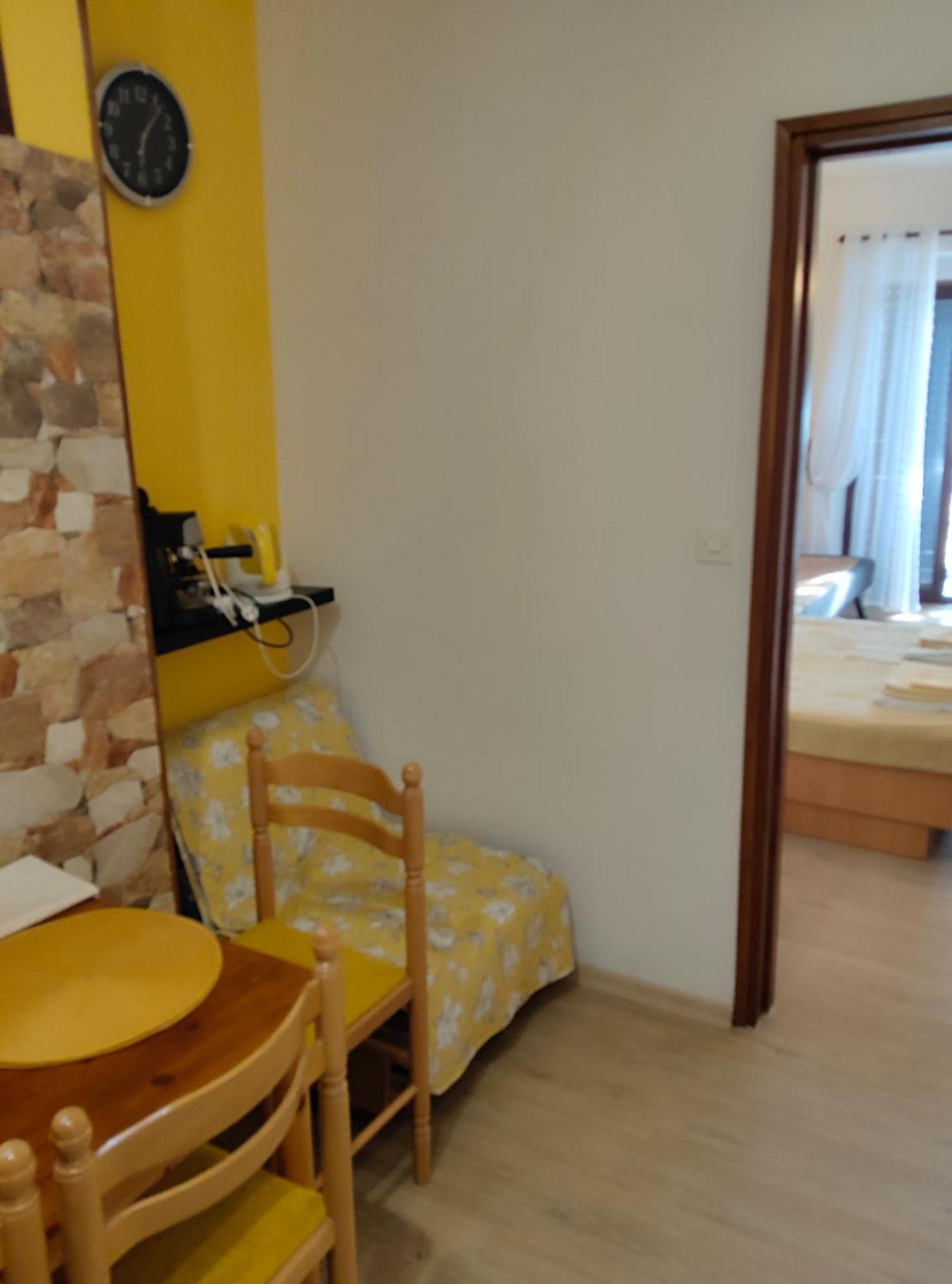 Apartmani Dea Jadranovo Bagian luar foto