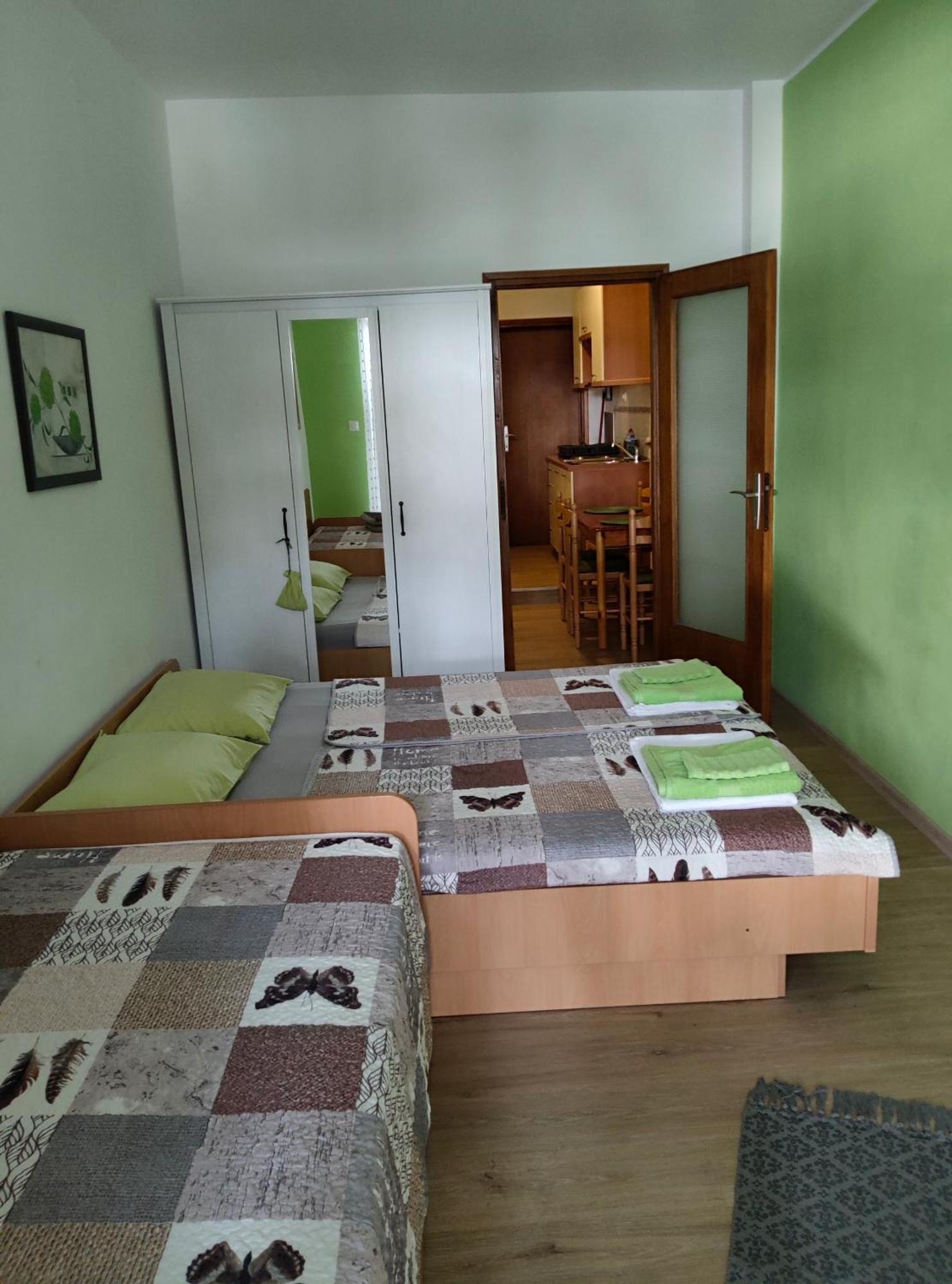 Apartmani Dea Jadranovo Bagian luar foto