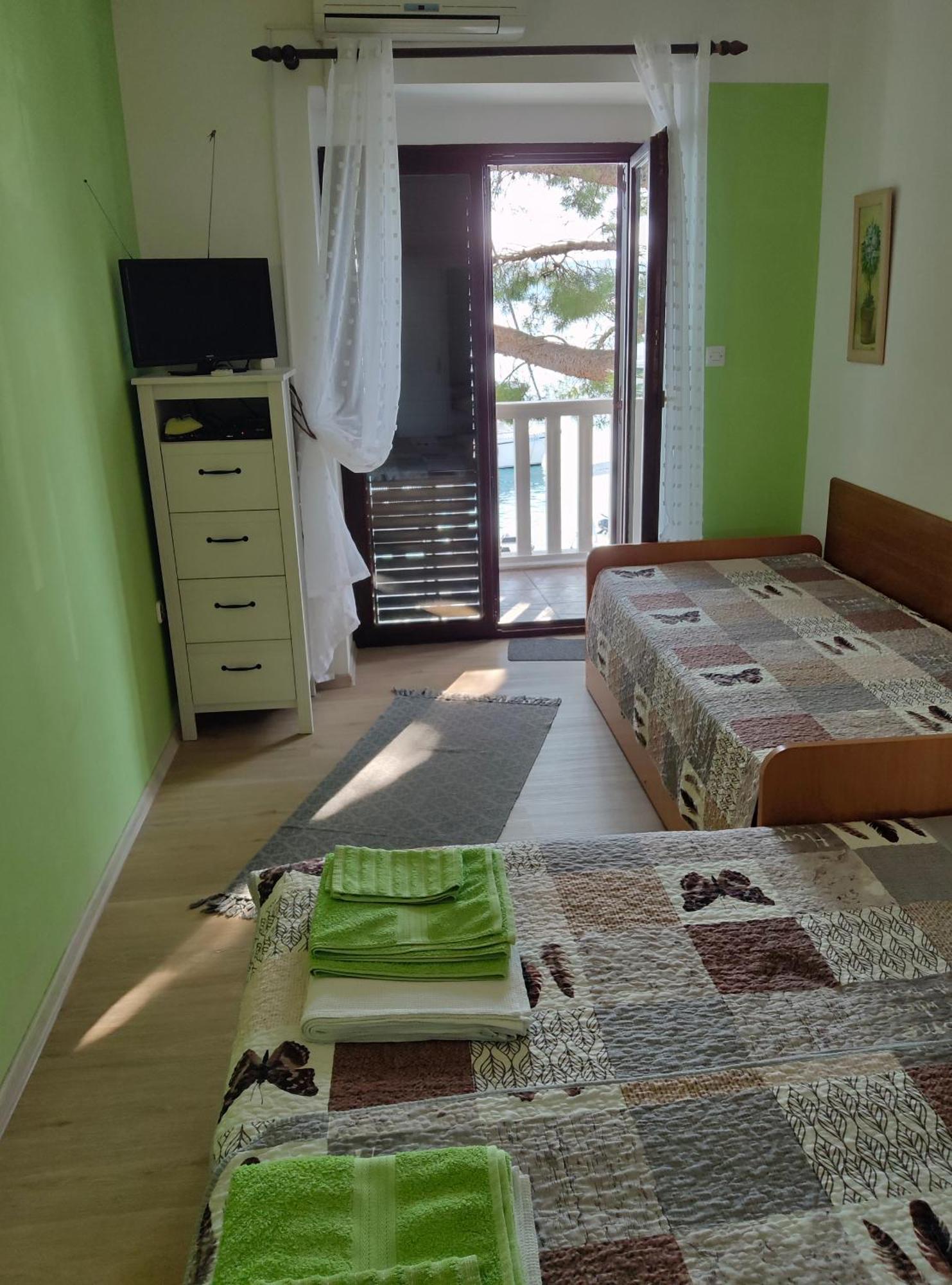 Apartmani Dea Jadranovo Bagian luar foto