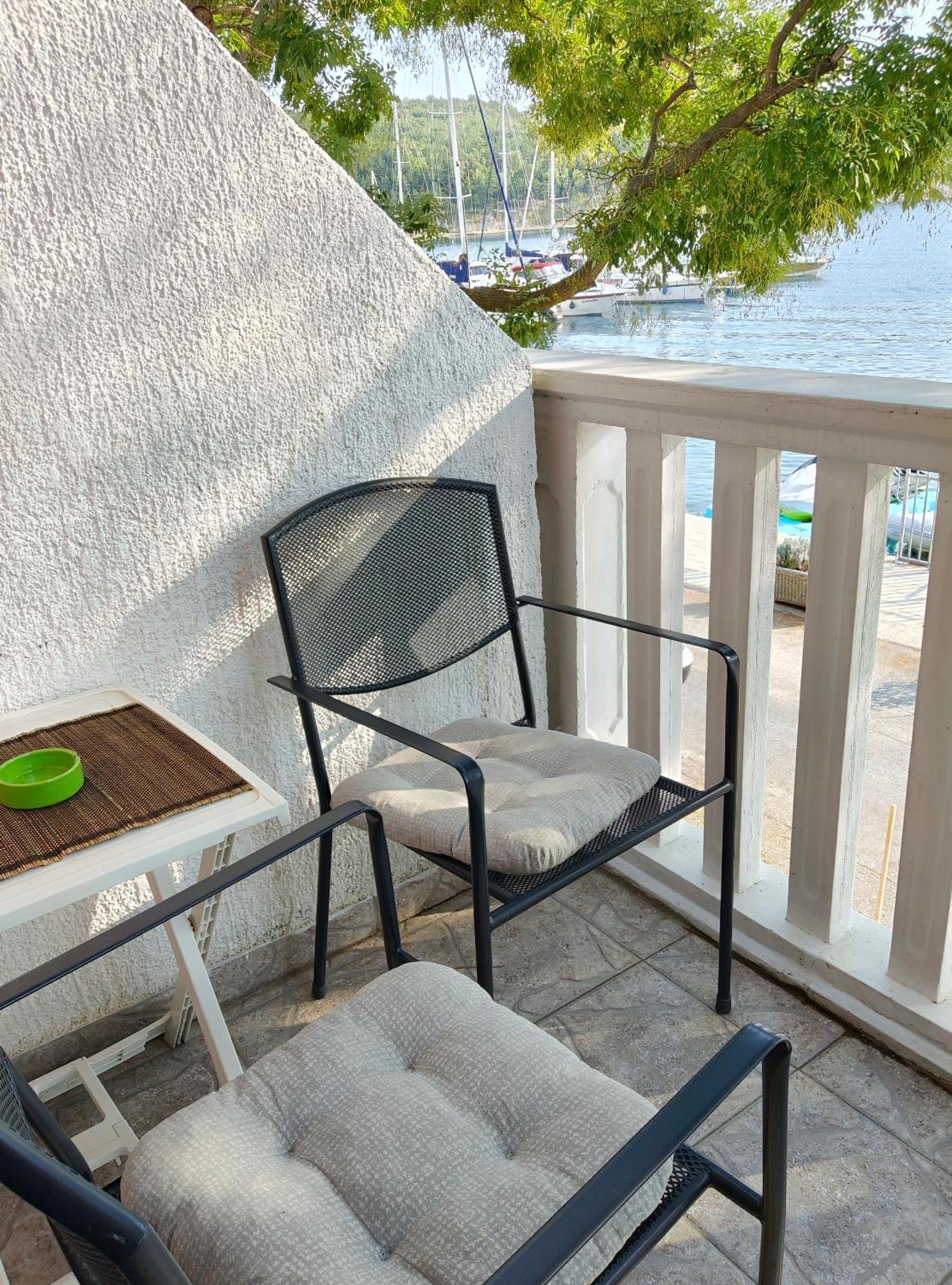 Apartmani Dea Jadranovo Bagian luar foto