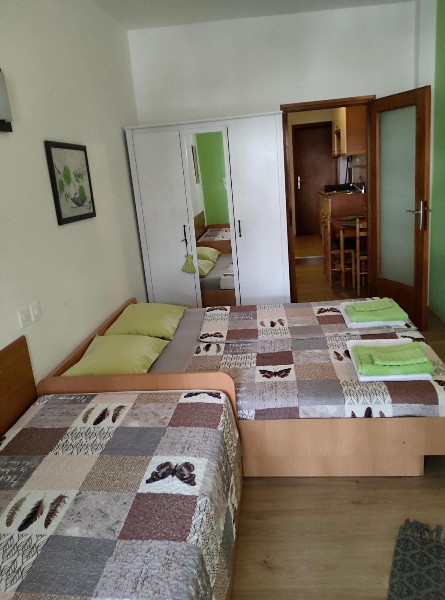 Apartmani Dea Jadranovo Bagian luar foto